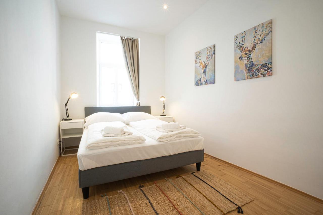 Chic Newly-Renovated Apartment Steps From Subway In Vienna'S Hernals District Luaran gambar