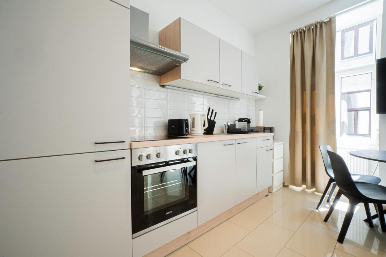 Chic Newly-Renovated Apartment Steps From Subway In Vienna'S Hernals District Luaran gambar