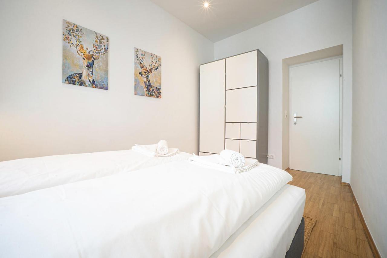 Chic Newly-Renovated Apartment Steps From Subway In Vienna'S Hernals District Luaran gambar